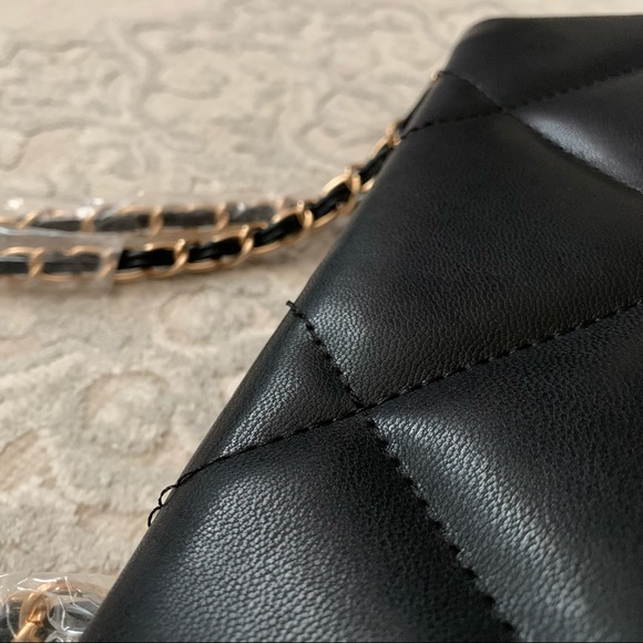 Black Quilted Shoulder Bag - Picture 14 of 14